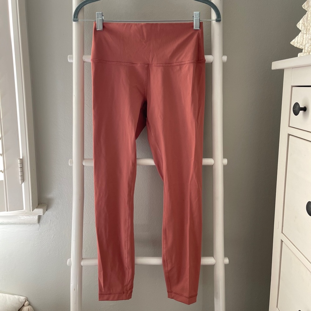 Lululemon Wunder Under 25” leggings size 6